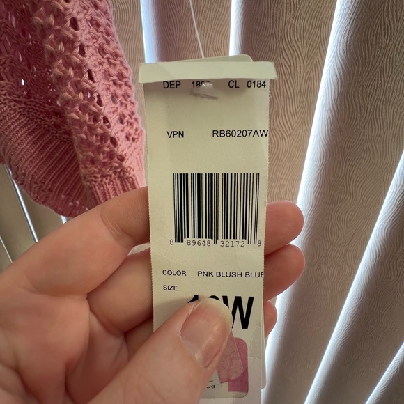 Signature by Robbie Bee Pink Short Sleeved Crotched Shrug Sweater - Picture 3 of 6